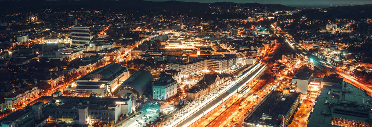 Bielefelder Bahnhof bei Nacht