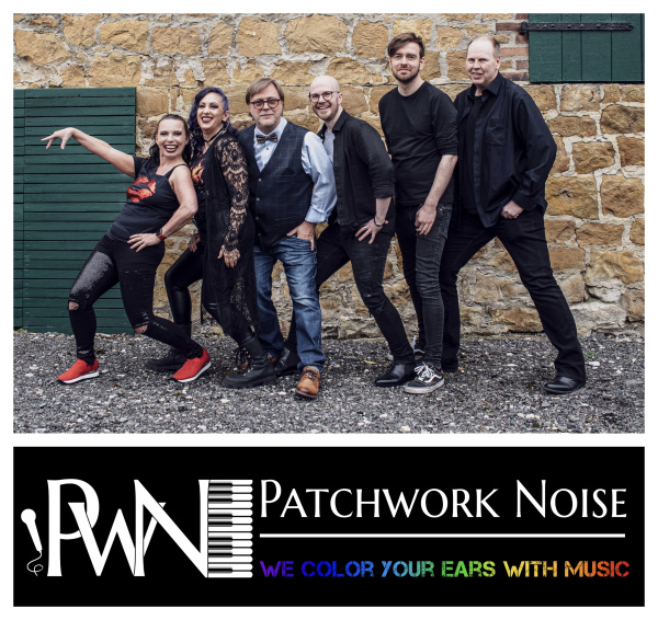 Patchwork Noise Band-Fotografie mit sechs Musikern vor Steinwand