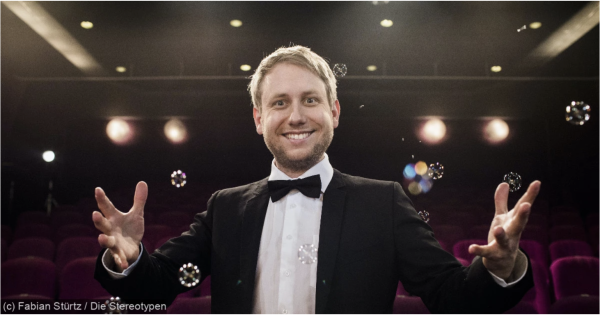 Das Bild zeigt den Workshopleiter Marvin Meinold.